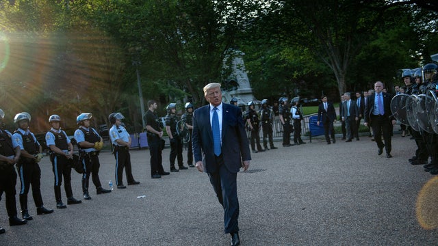TOPSHOT-US-TRUMP-MINORITIES-POLICE-politics-DEMONSTRATION 