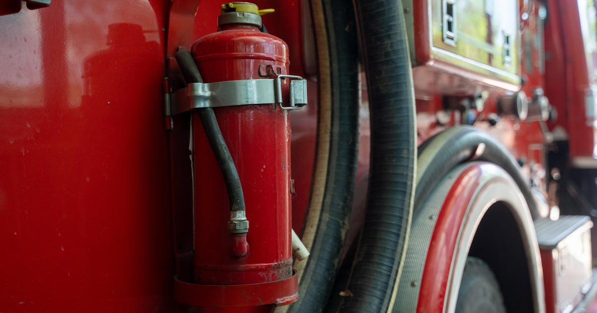 Grass fire shuts down eastbound Highway 50 in Placerville 