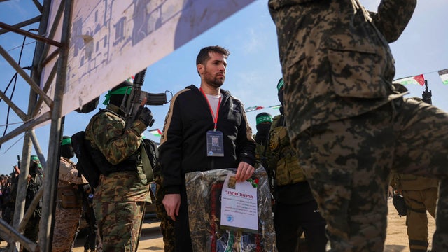 TOPSHOT-PALESTINIAN-ISRAEL-CONFLICT-GAZA-HOSTAGE 